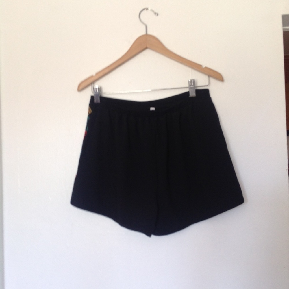 Adorable shorts - Picture 2 of 2